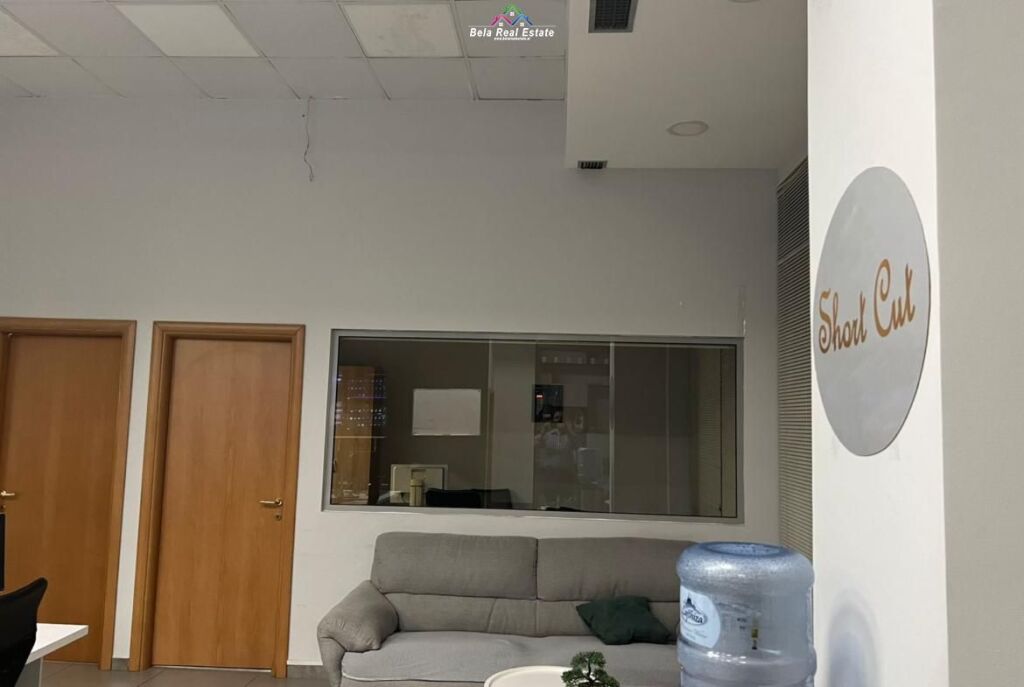 Office for Rent at the Commune of Paris (ID BZ2508) Tirana.