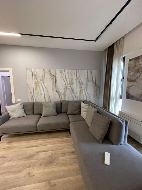 🏙️ Ekskluzive – Apartament Luksoz 1+1 me Qira