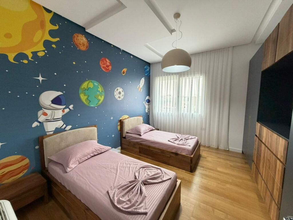 SPACIOUS APARTMENT FOR RENT