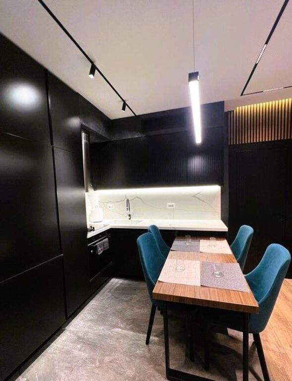 Apartment 2+1+parking space near the center, Barrikadave St.!