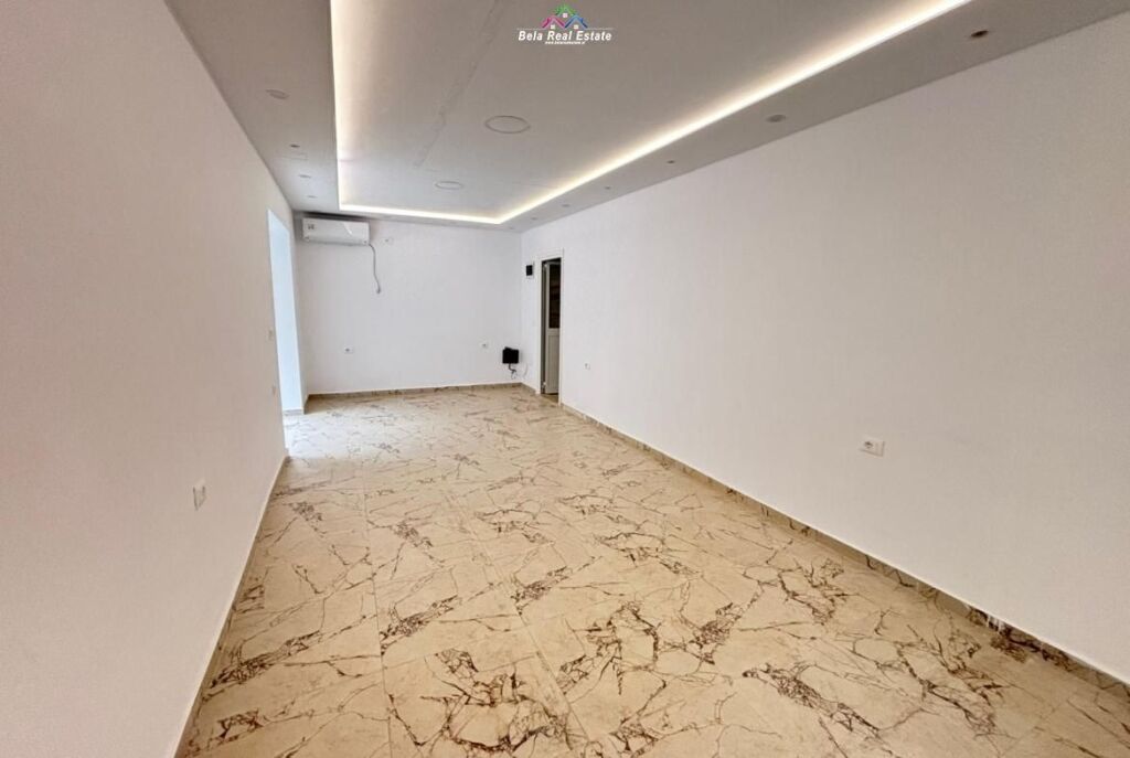 Shop for rent at 21 Dhjetori (ID BD21677) Tirane