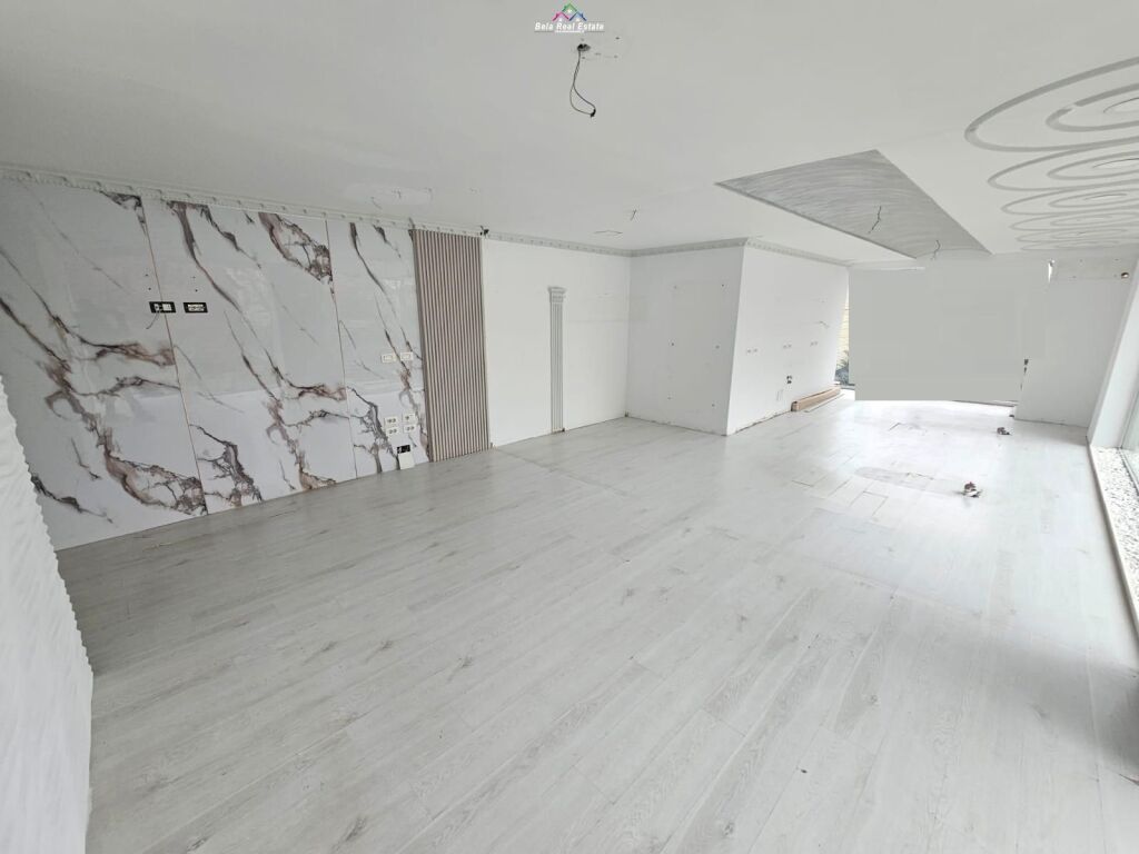 Zyre ne Shitje tek 21 Dhjetori (ID BZ117) Tirane