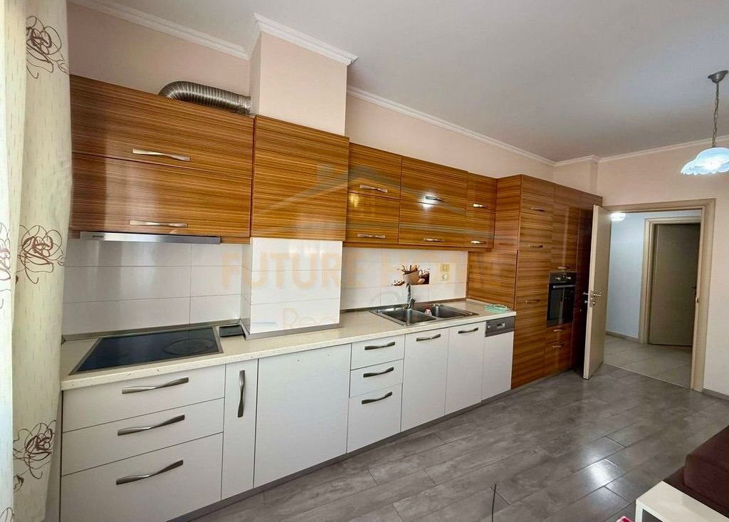 🏠 Spacious 2+1 for Rent at Unaza e Re! 📍