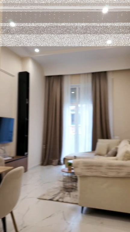 Apartament 2+1, Mine Peza!