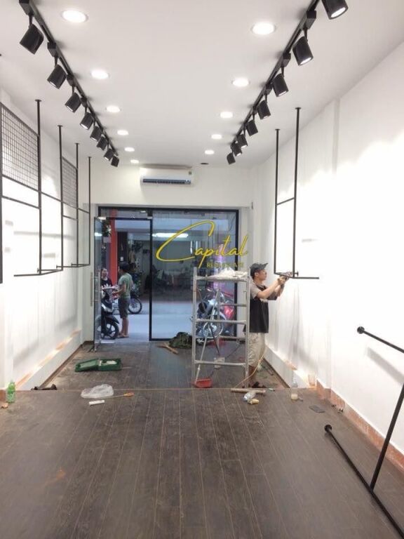 SHOP FOR RENT 70 M2 YZBERISHT 65,000 LEKE