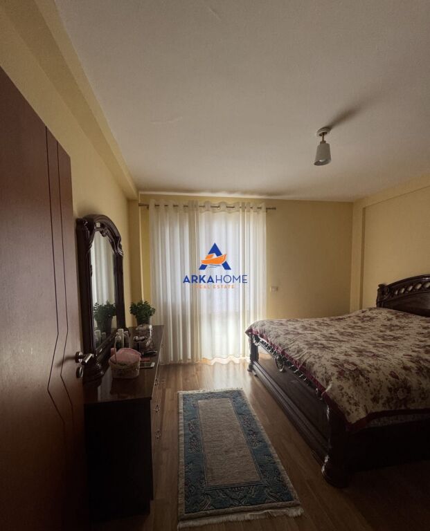 JEPET APARTAMENT ME QERA 1+1+BALLKON "RRUGA GJIK KUQALI" 70000 LEKE