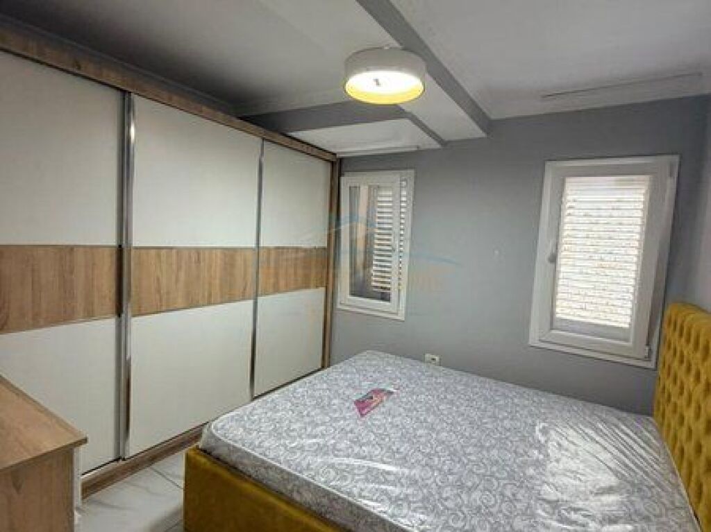 In vendita, Appartamento 2+1+2, Via Barrikadave, Tirana