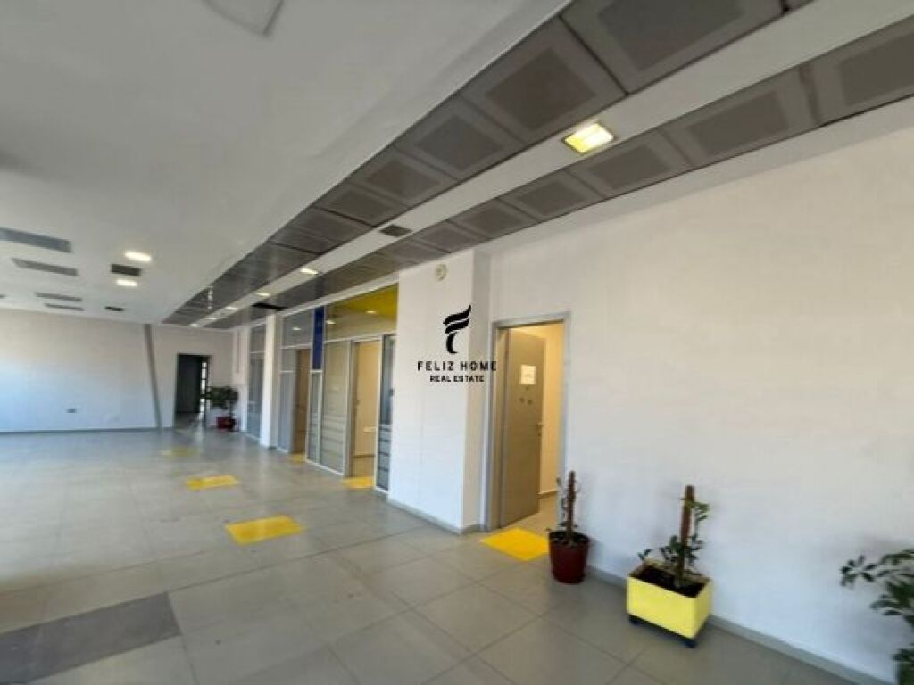 BUSINESS PREMISES FOR SALE 916 M2 KAVAJES ROAD 2,250,000 EURO