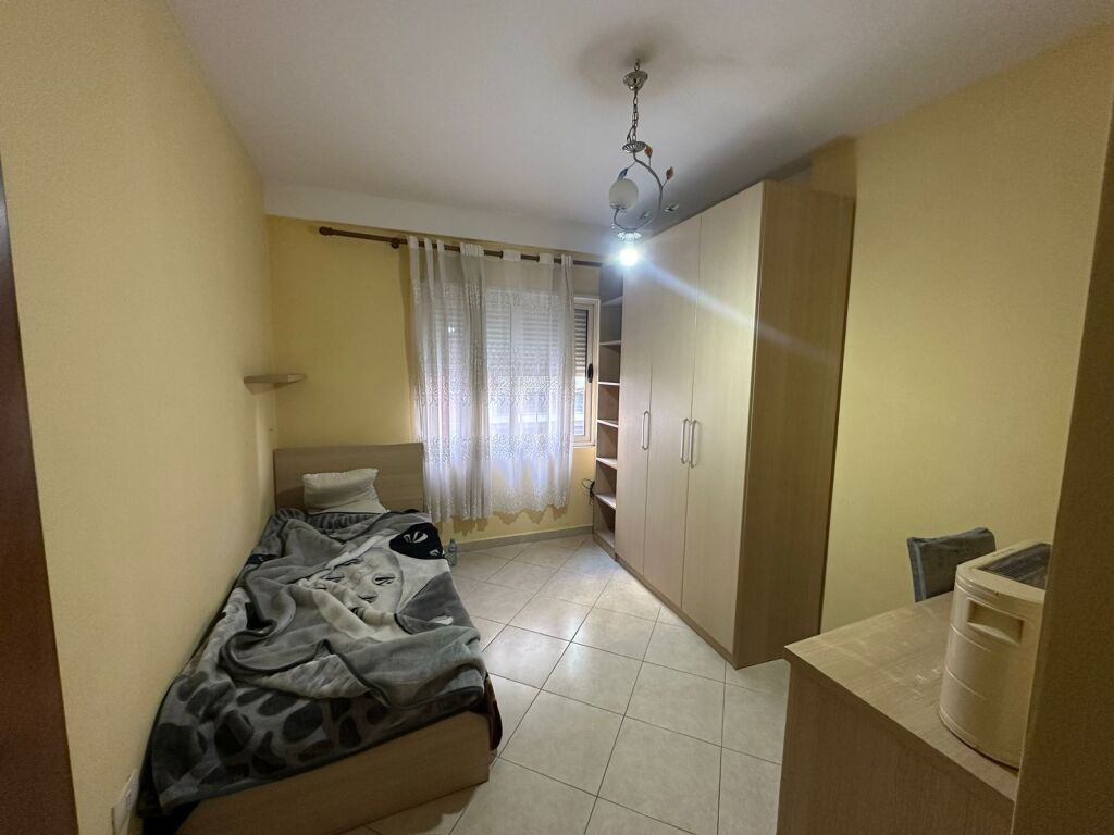 Appartamento in affitto ad Astir 2+1