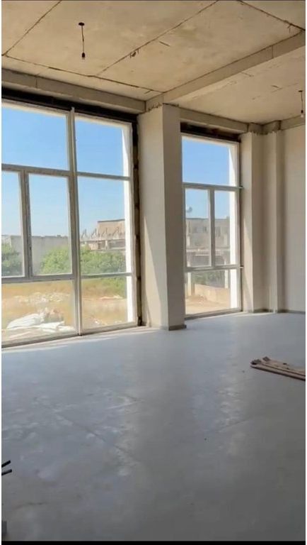 Bulevardi i Ri! Për shitje Ambient Biznesi Premium 281 m² | Lartësi 4.8 m | Ndërtim i Ri | Lokacion Strategjik