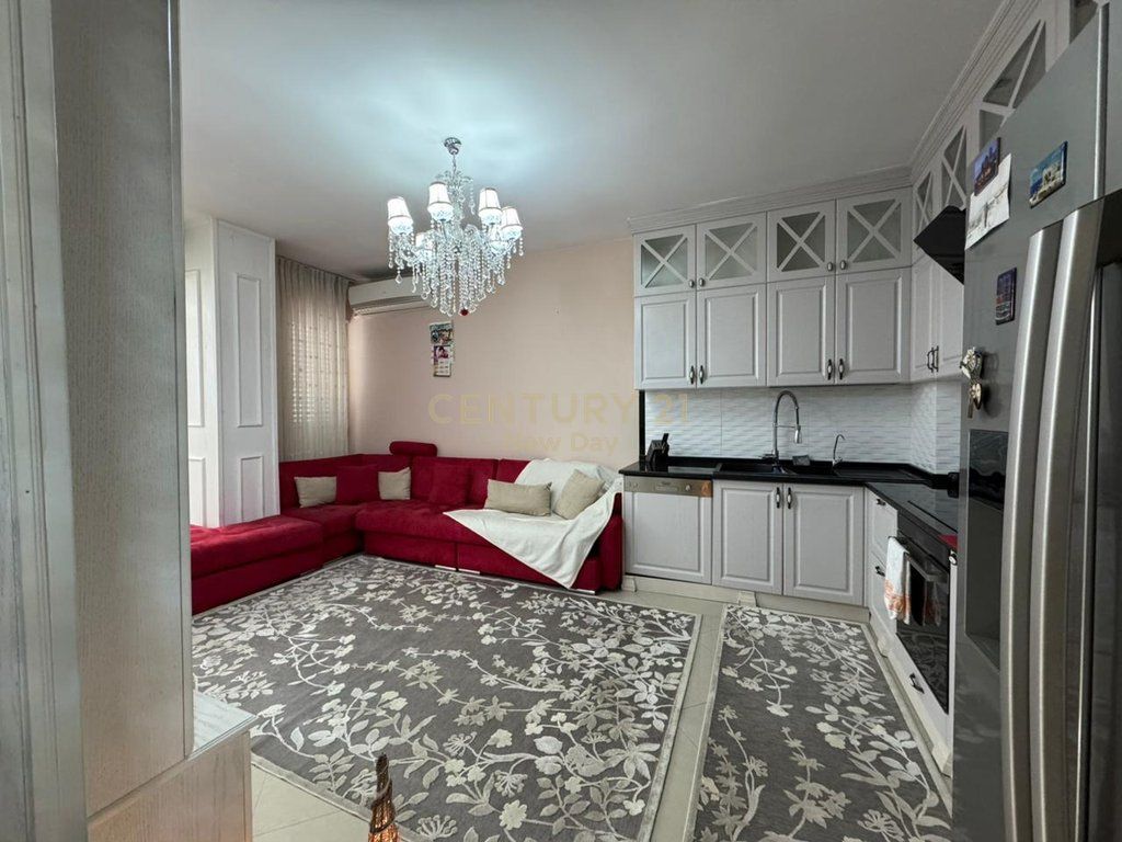 Appartamento 2+1+2 In Vendita presso l'ex Distretto di Polizia, Durrës - 145.000€ | 86 m²