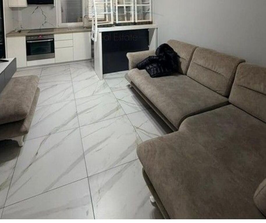 In vendita, Appartamento 2+1+2, Via Barrikadave, Tirana