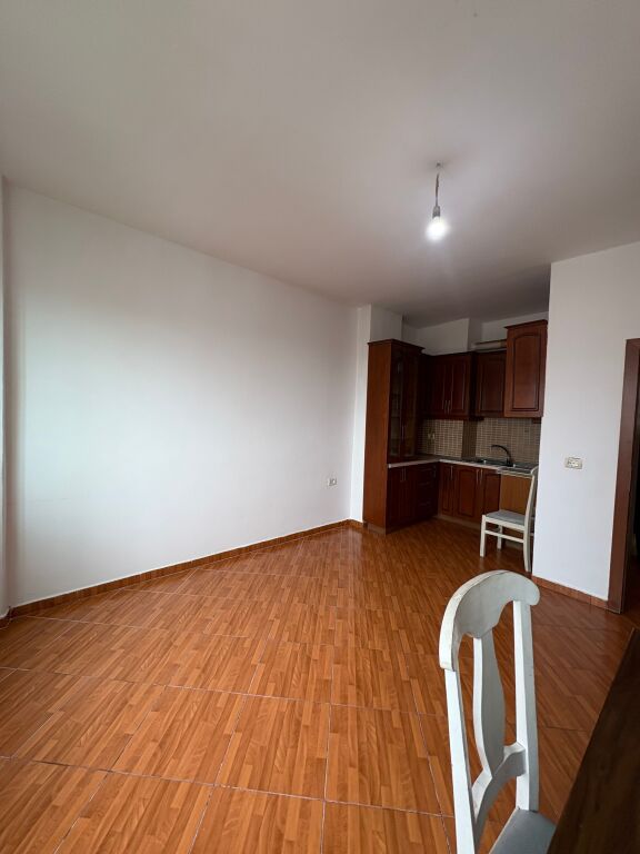 Apartament 1+1 me qera tek Rruga Dalip Topi