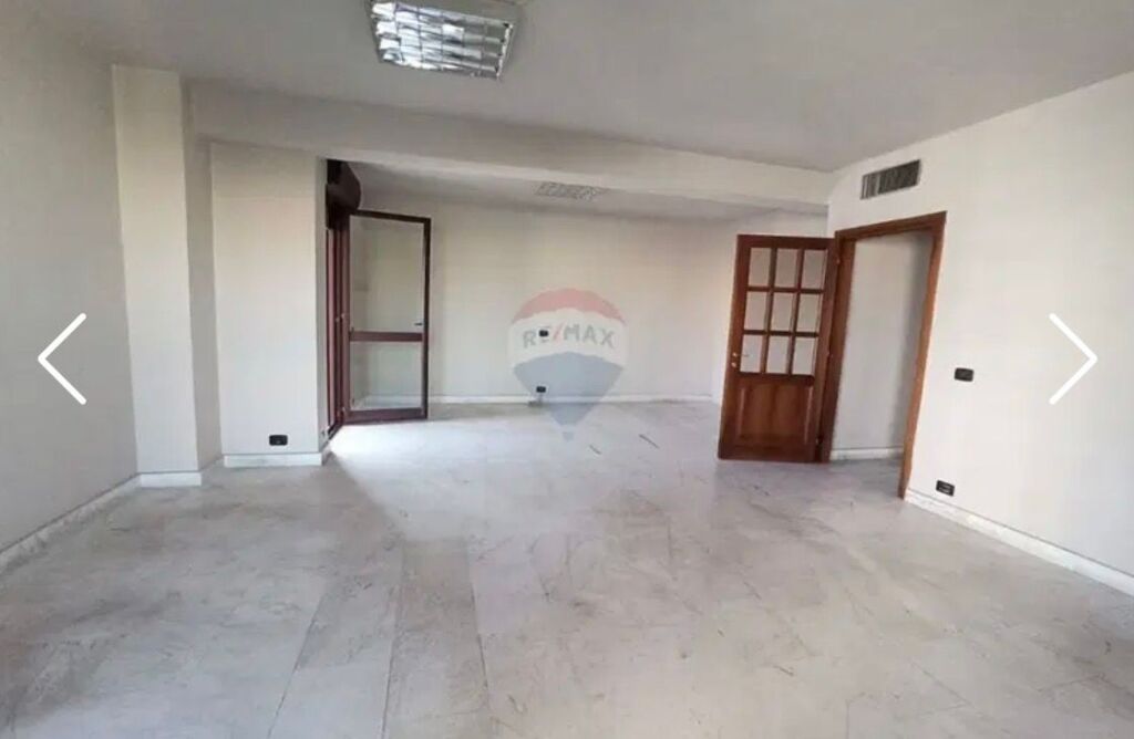 Rent - Office at Torre Drini
