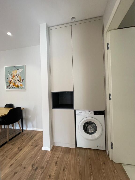 APARTAMENT 1+1 ME QIRA TE KOMPLEKSI DELIJORGJI!