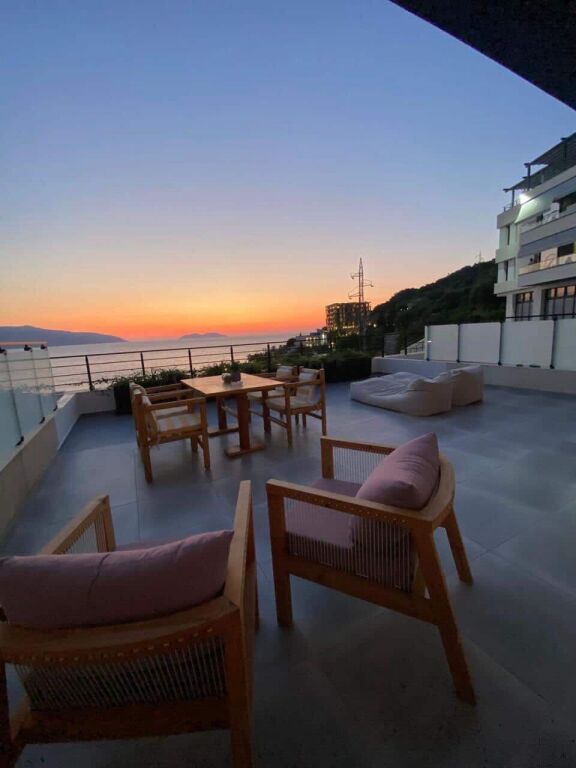 Super Appartamento in vendita diviso in 2 monolocali 290.000 euro Radhime Vlore