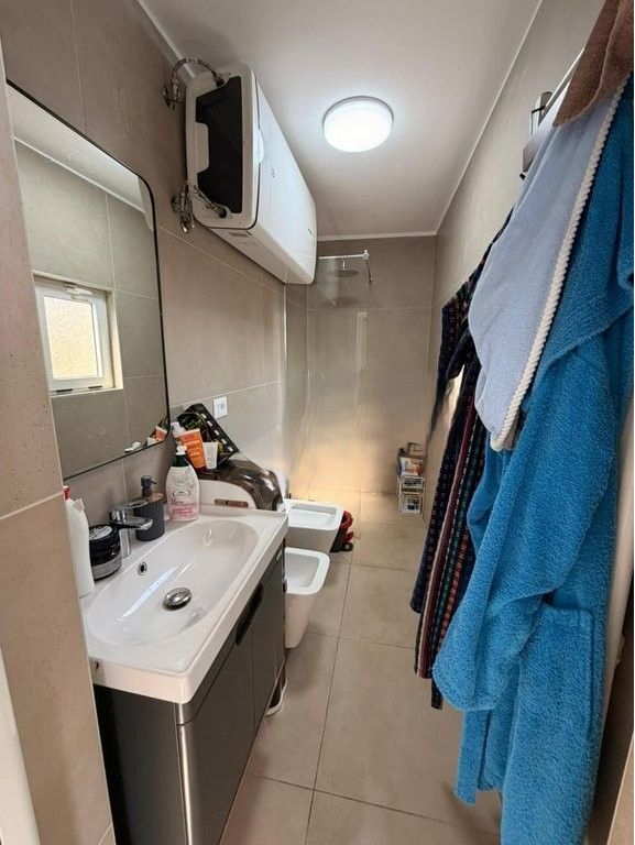 Vendiamo appartamento 1+1 in un edificio esistente a Varri Bamit 115.000 €