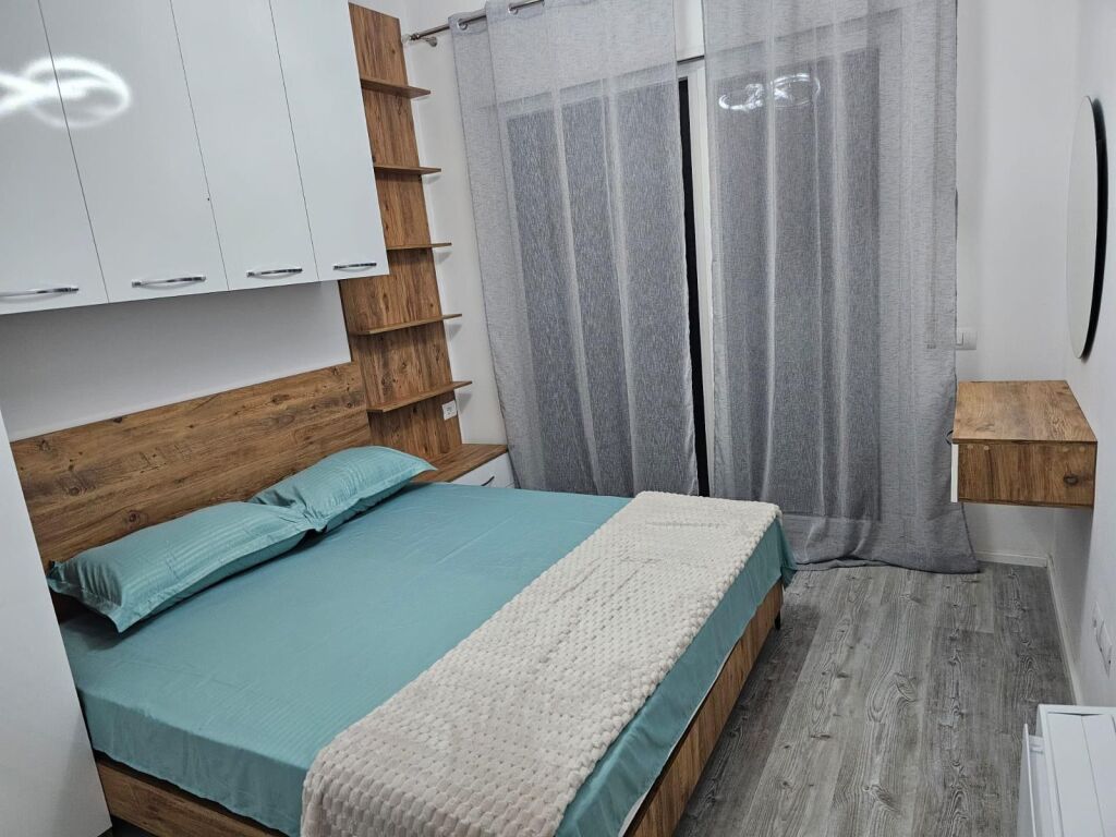 2+1,i mobiluar rezidenca henke,perballe spitalit amerikan 3,700 euro