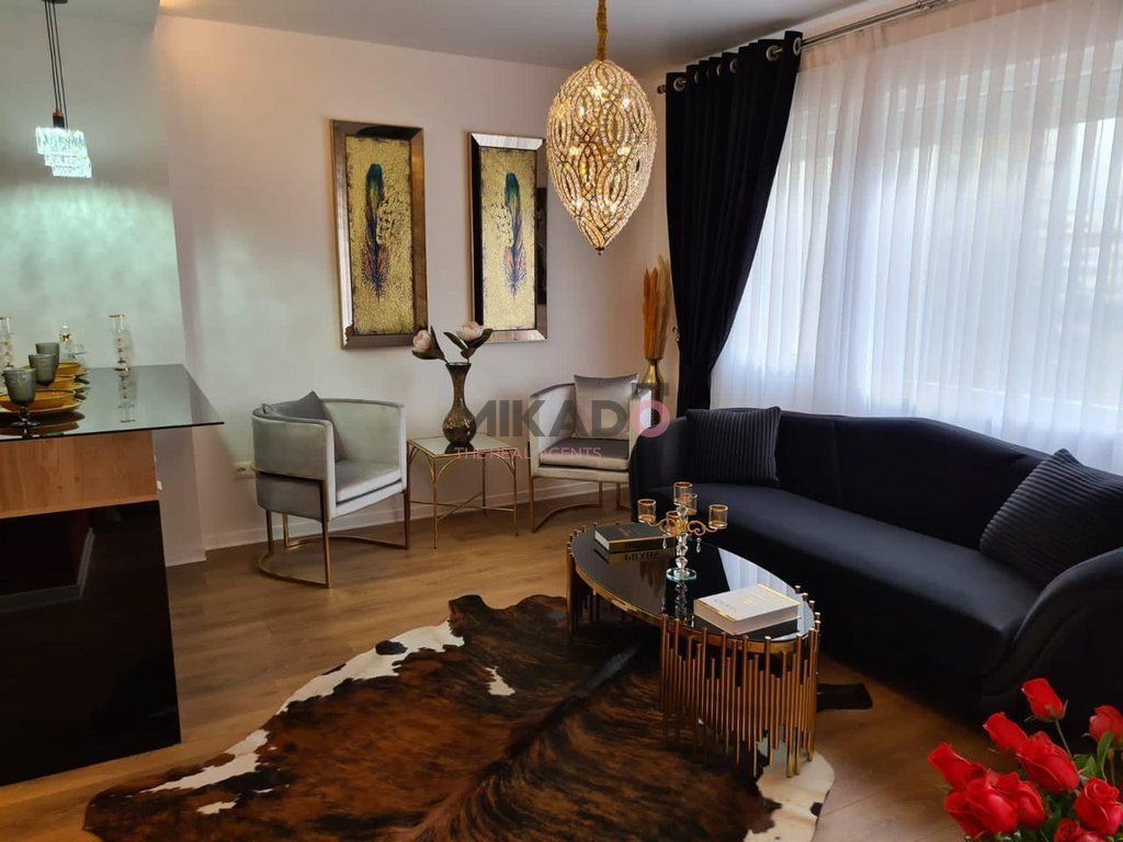 Jepet me Qira Apartament 1+1 tek Rruga e Kosovareve, prane Hotel Dinasty!