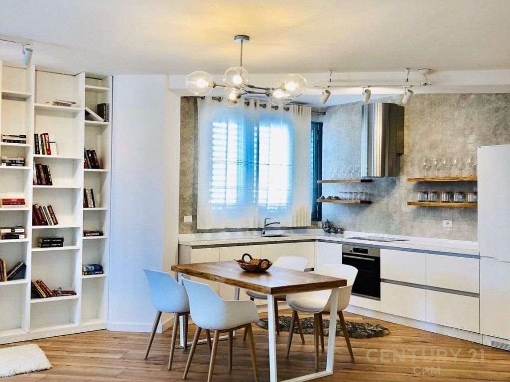 Apartment 2+1+2+Parking Space for rent at Dinamo Stadium