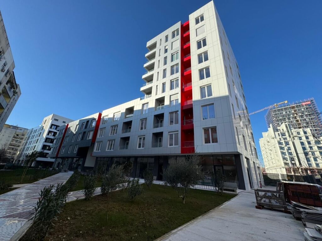 1+1 for rent near the train station
