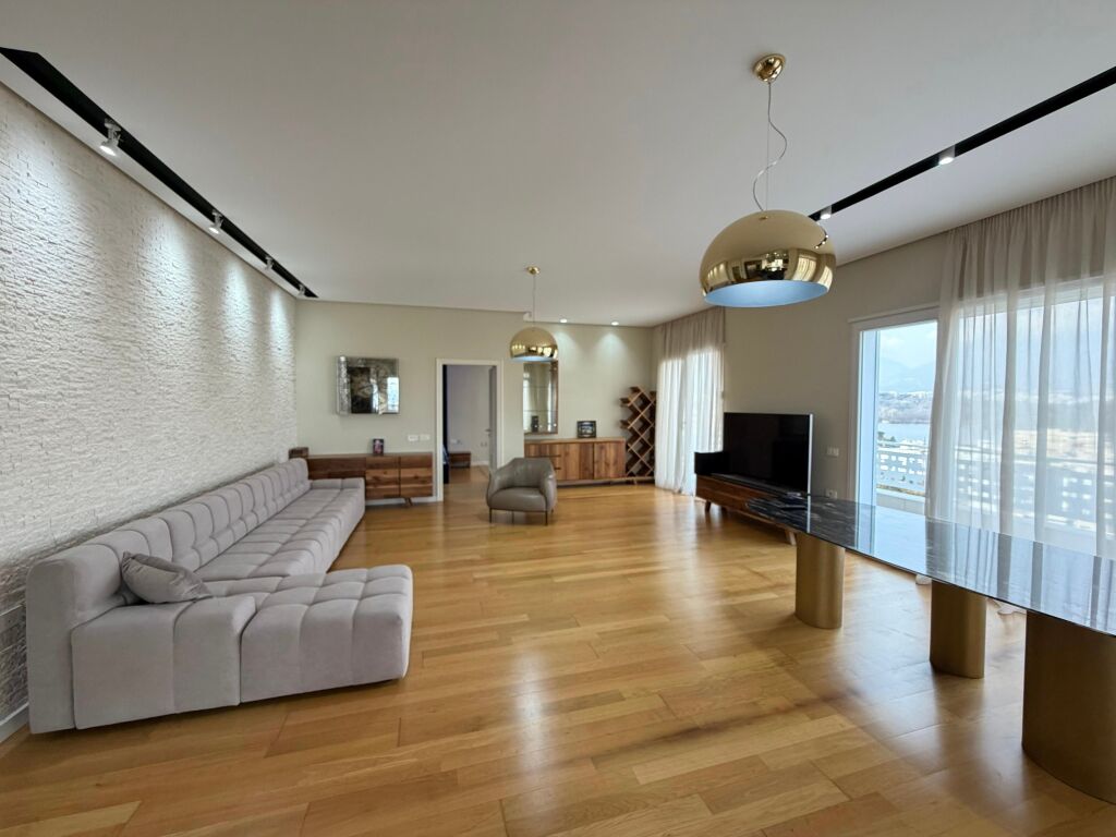 Apartment for Rent at the Botanical Garden