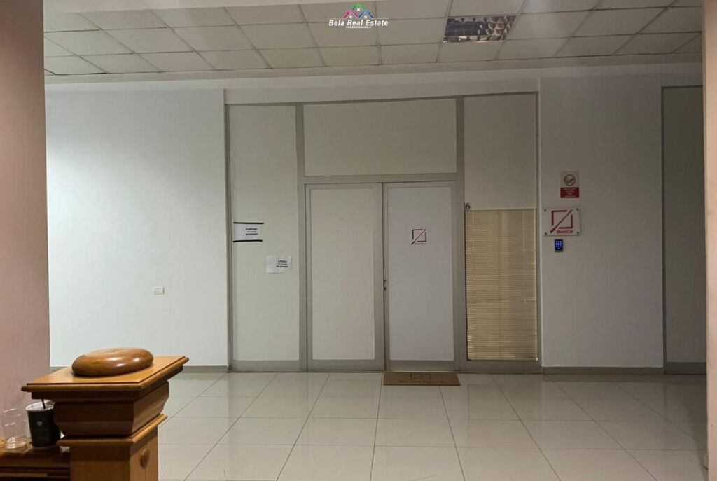Office for Rent at the Commune of Paris (ID BZ2508) Tirana.