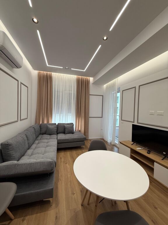 🏠IN AFFITTO Appartamento 1+1+balcone 📍Residenza Kadiu, Ali Dem🛋️Arredamento nuovo e moderno, mai abitato prima💶500€/mese