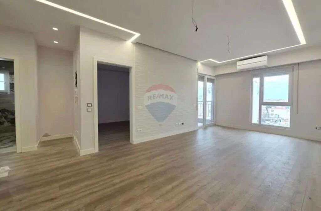 Appartamento - In Vendita - Via Qemal Stafa, Tirana
