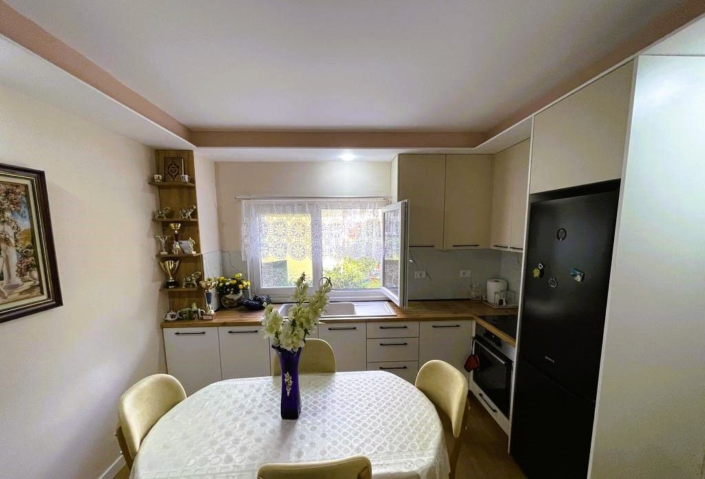 Apartment 1+1 For Rent at Komuna e Parisit