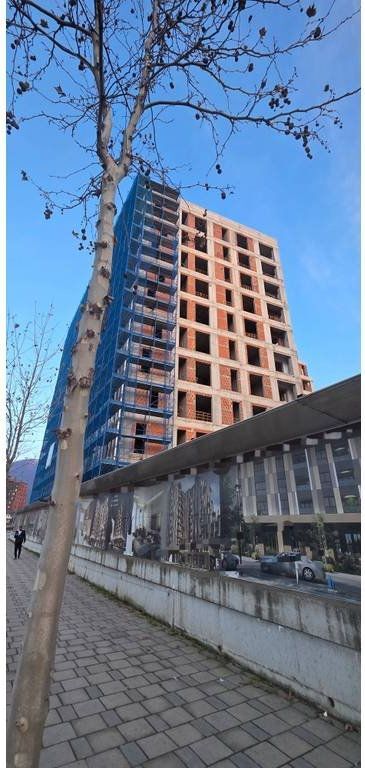 Appartamento 2+1+2 in vendita su Viale Bajram Curri, Tirana