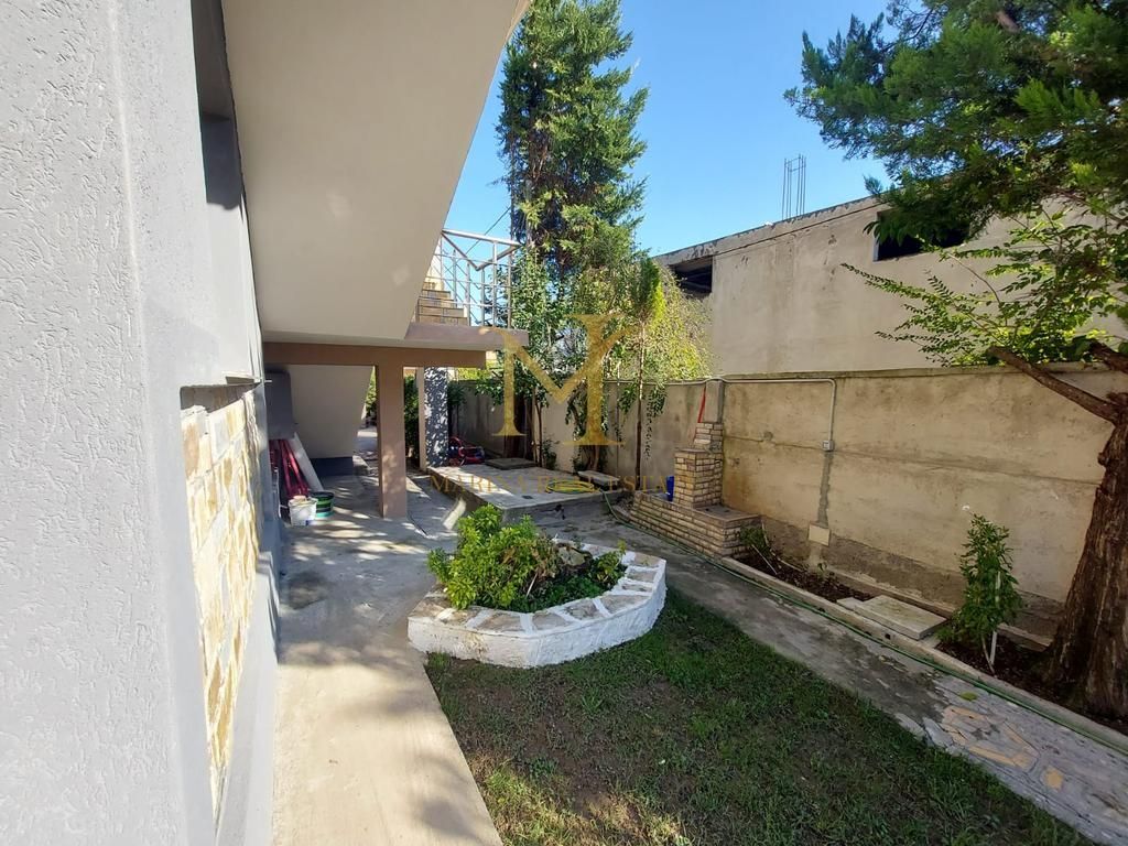 APARTAMENT 1+1 PLAZH DURRES ME LULISHTE
