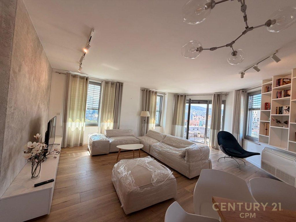 Apartment 2+1+2+Parking Space for rent at Dinamo Stadium