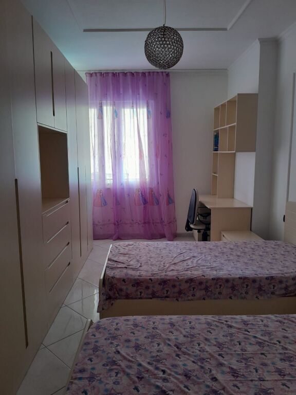AFFITTASI APPARTAMENTO 2+1 PRESSO KMY A YZBERISHT