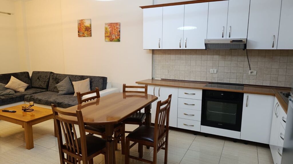 1+1,furnished at 7 dwarfs,elbasani street,650 euro