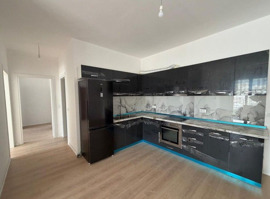 Apartment 2+1+2 for rent at Uzina Dinamo, 5 Maji Street