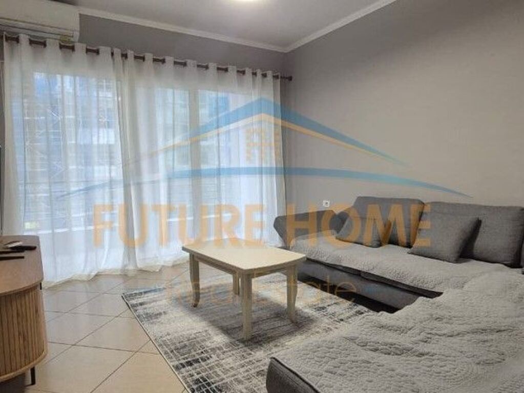 Shitet, Apartament 2+1+2, Don Bosko, Tiranë.