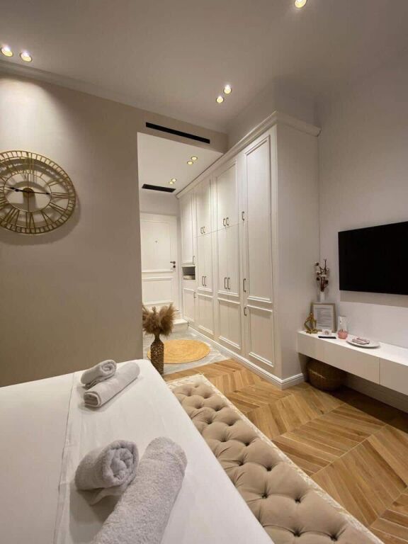 Super Appartamento in vendita diviso in 2 monolocali 290.000 euro Radhime Vlore