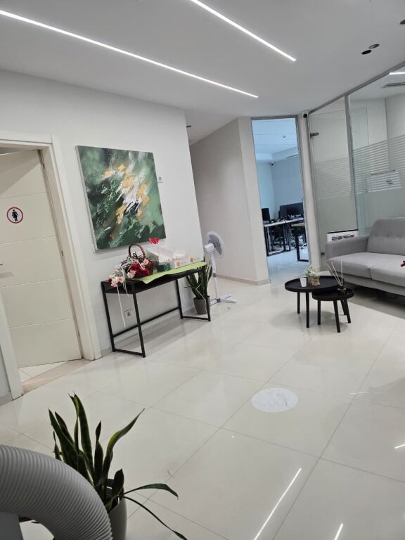 Commercial space for rent on Kavaja street