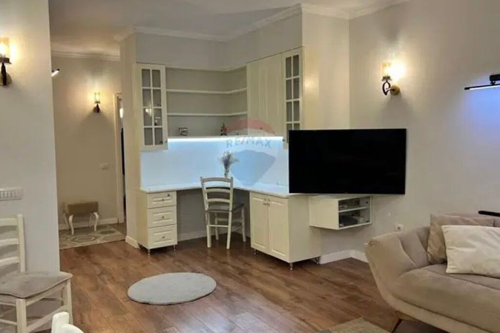 Apartment 3+1+2 parking spaces for rent, near Eleonore!