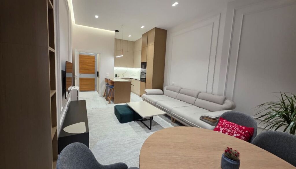 Apartament 1+1 per qira tek Rruga e Durrësit plus post