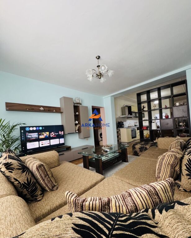 JEPET APARTAMENT ME QERA 1+1+BALLKON "RRUGA GJIK KUQALI" 70000 LEKE