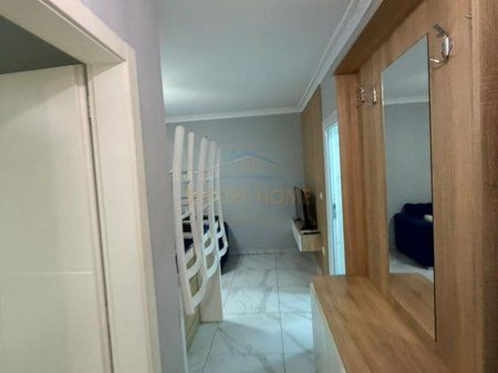 In vendita, Appartamento 2+1+2, Via Barrikadave, Tirana