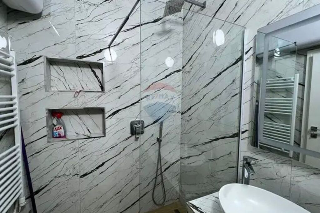 Apartment 3+1+2 parking spaces for rent, near Eleonore!