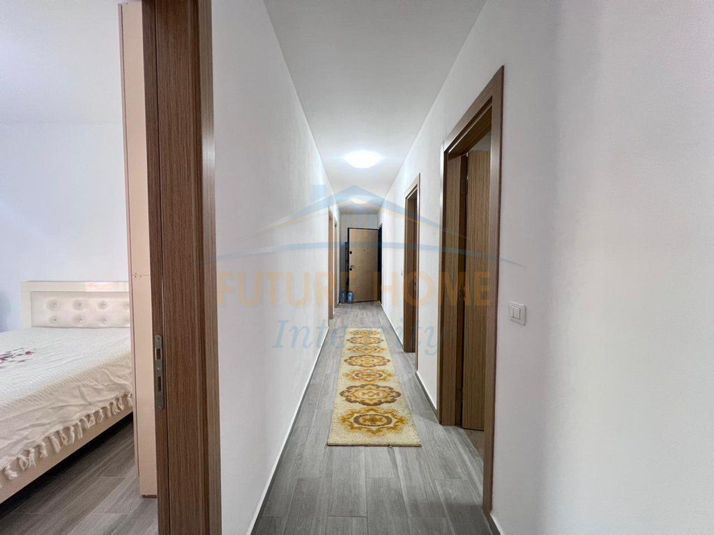 Qera, Apartament 3+1+2, Rruga 5 Maji, Tiranë.