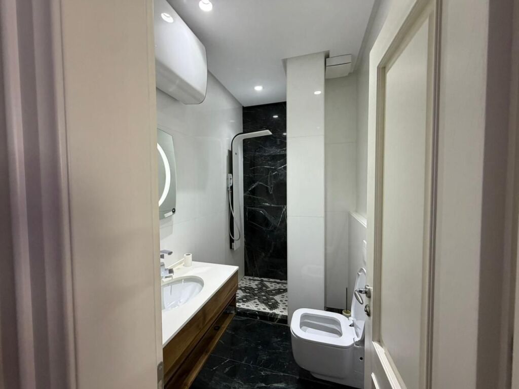 SPACIOUS APARTMENT FOR RENT