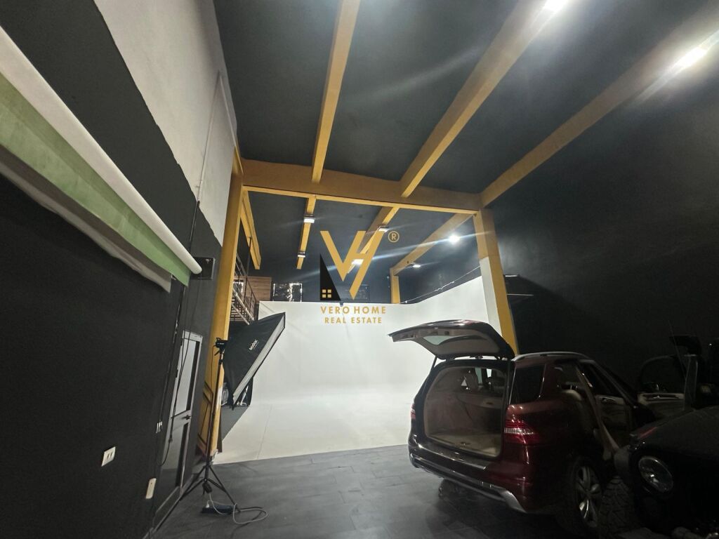 SI AFFITTA EDIFICIO COMMERCIALE 300 M2 A 5 MAJI 2.000 EURO