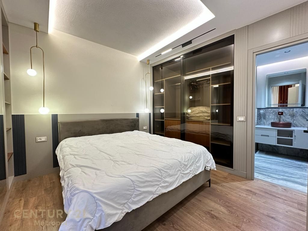 JEPET ME QERA APARTAMENT 2+1+2 TE PALLATI ME SHIGJETA