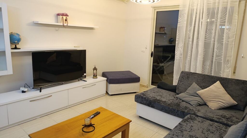 1+1,furnished at 7 dwarfs,elbasani street,650 euro