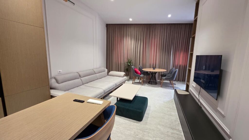 Apartament 1+1 per qira tek Rruga e Durrësit plus post